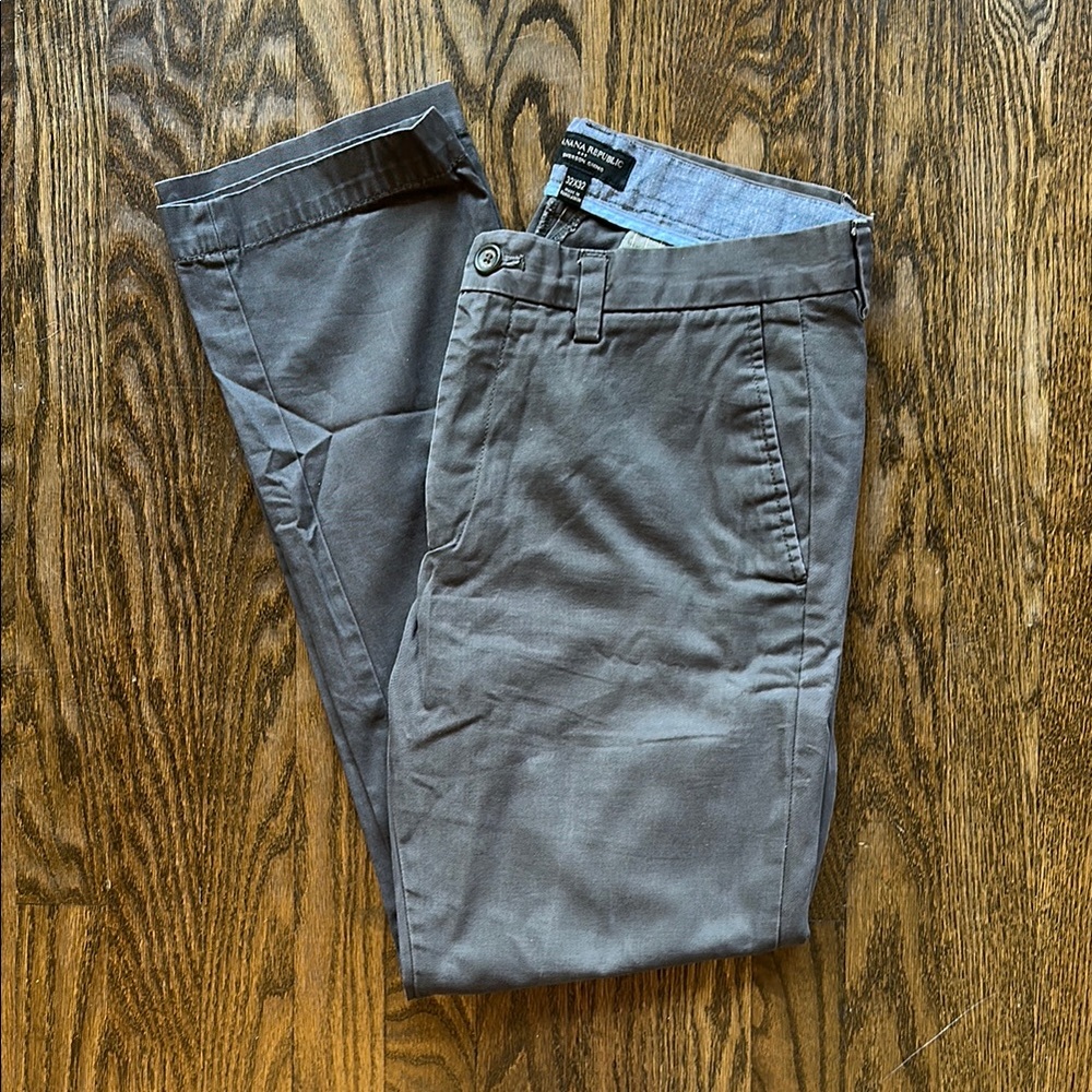 Banana Republic Grey Men's Chino Pants